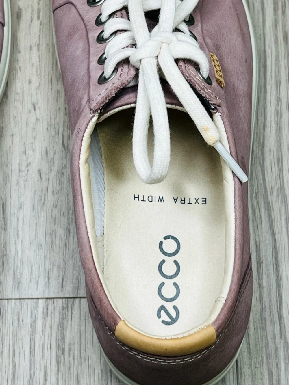 Ecco Women’s Sneakers SZ EU 37 US 6-6.5 pink Low Comfort Walking outdoor Shoe